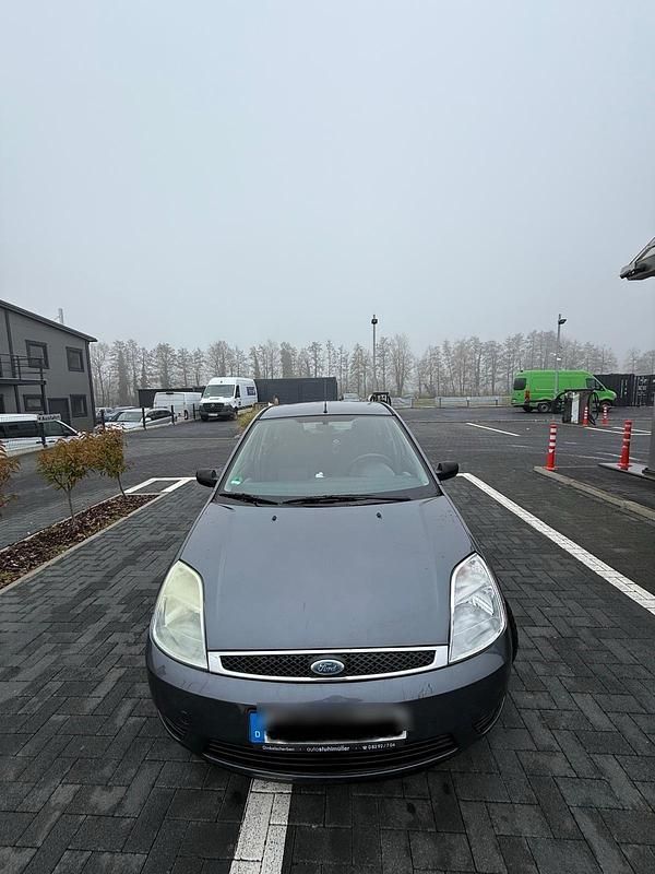 Gebraucht Ford Fiesta 69 PS (50 kW) 2005 Grau Kleinwagen
