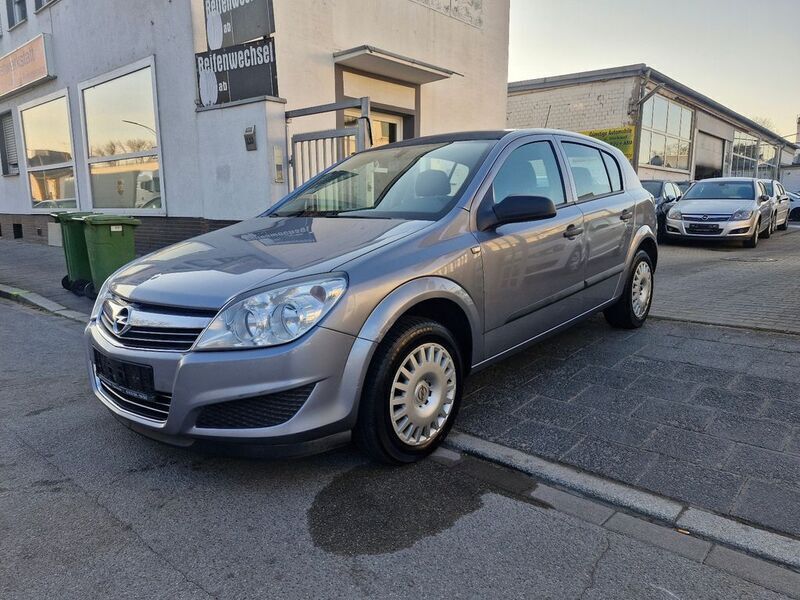 Silber Gebraucht 2009 Opel Astra Sport Limousine | 3.999 € (Etwas zu teuer) - Bild 1/4