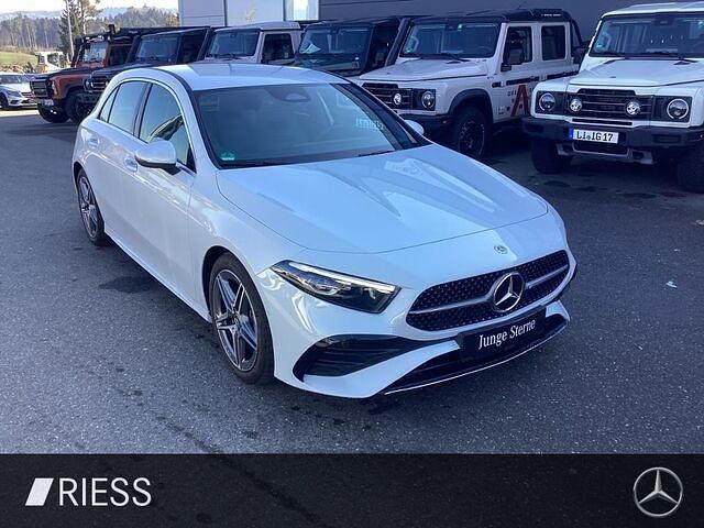 Gebraucht Mercedes A180 AMG 136 PS (100 kW) 2024 Weiss Limousine