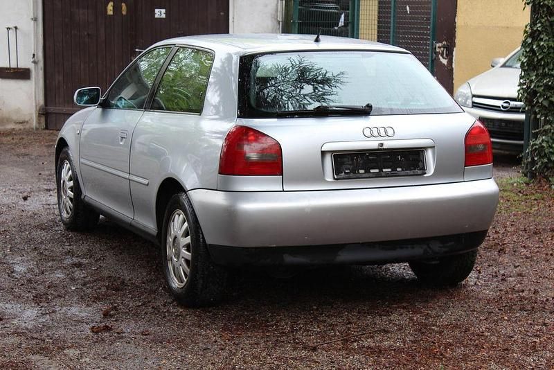 Używany Audi A3 101 KM (74 kW) 1997 Srebrny Hatchback