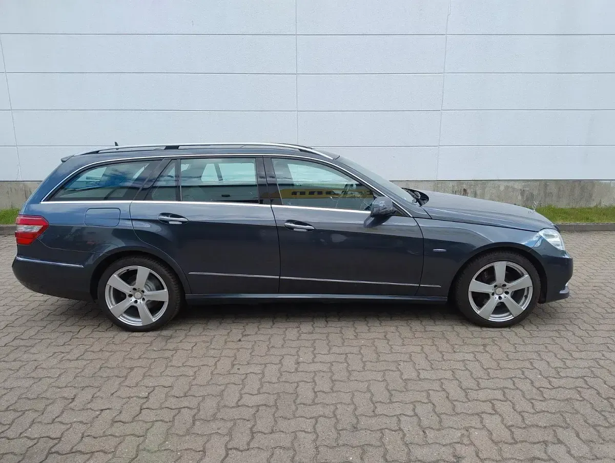 Gebraucht Mercedes E350 231 PS (169 kW) 2009 Grau Kombi