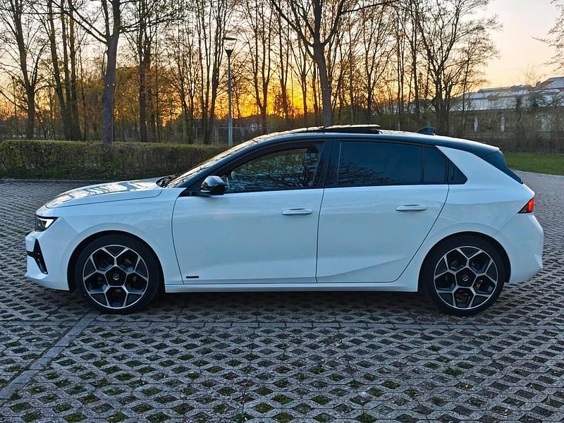 Gebraucht Opel Astra Ultimate 130 PS (95 kW) 2022 Weiß Limousine