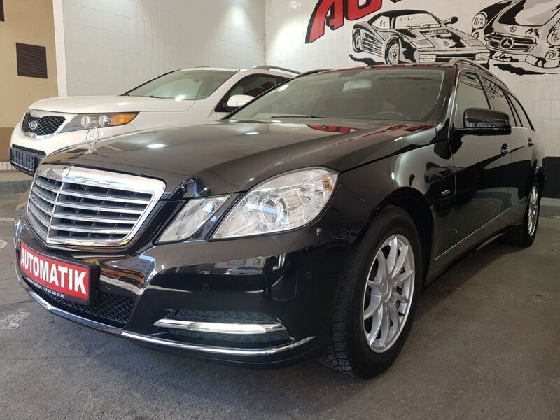 Schwarz Gebraucht 2012 Mercedes E200 Kombi | 14.490 € (Fairer Preis) - Bild 1/4
