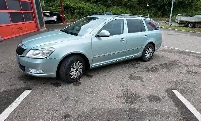 Gebraucht Skoda Octavia 102 PS (75 kW) 2010 Grün Kombi