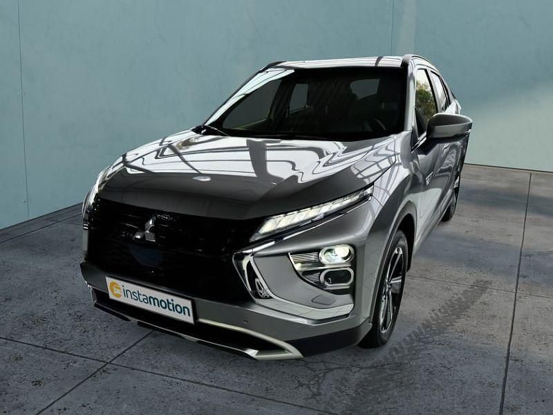 Grau Gebraucht 2022 Mitsubishi Eclipse SUV | 24.649 € - Bild 1/4