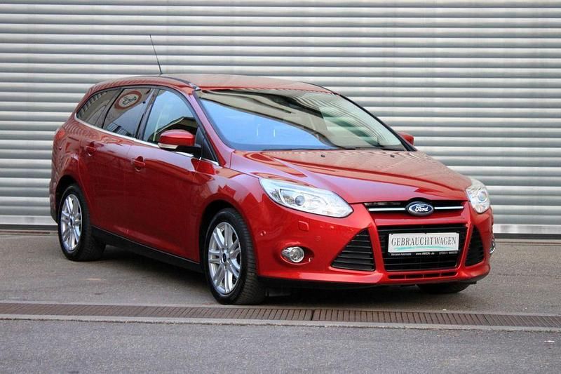 Gebraucht Ford Focus Titanium X 125 PS (91 kW) 2012 Rot Limousine