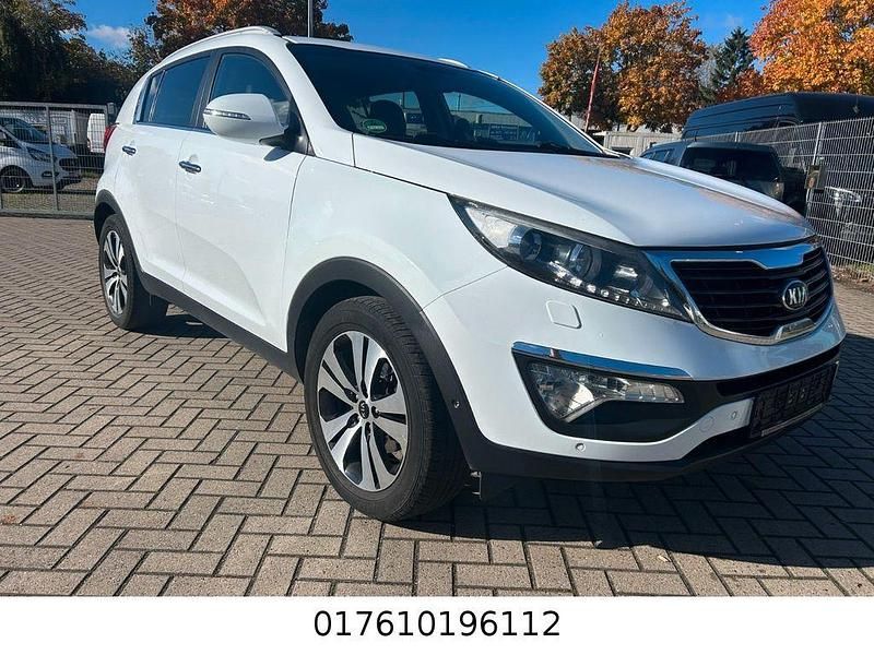 Weiß Gebraucht 2013 Kia Sportage Spirit SUV | 8.699 € (Fairer Preis) - Bild 1/4