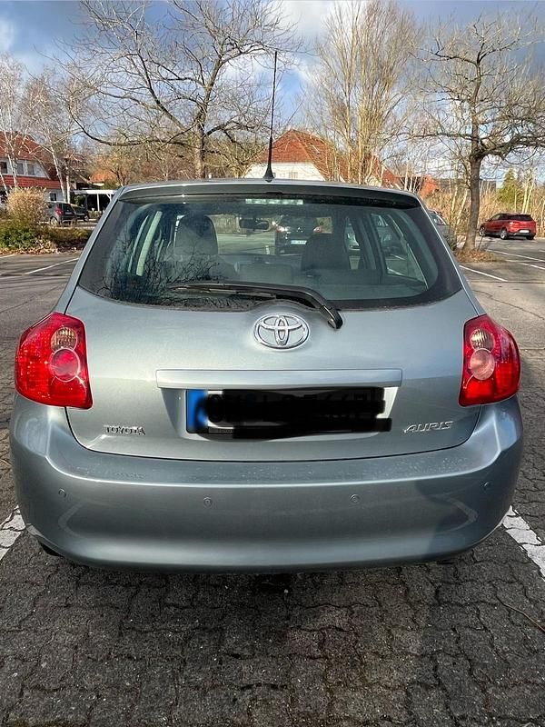 Gebraucht Toyota Auris 132 PS (97 kW) 2009 Grau Kleinwagen