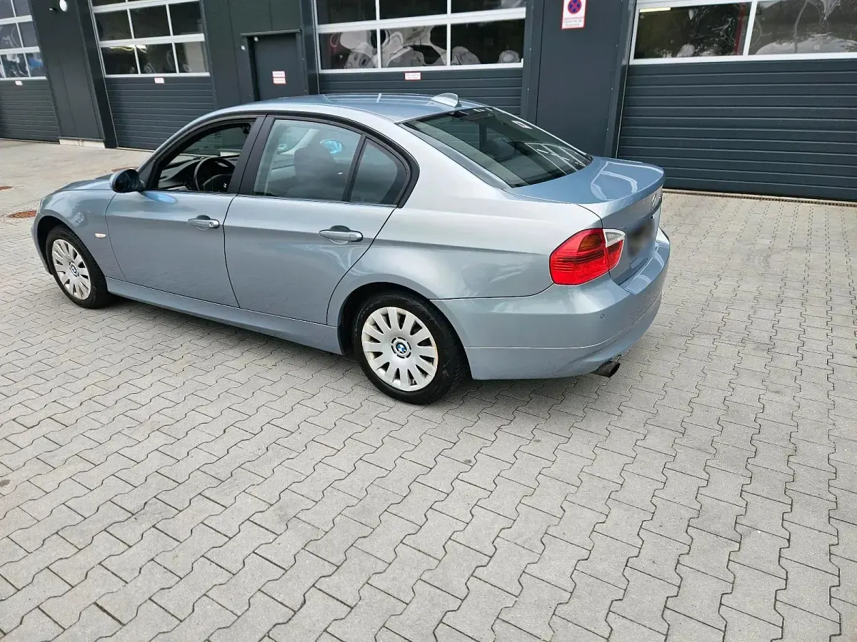 Gebraucht BMW 320 150 PS (110 kW) 2005 Grau Limousine