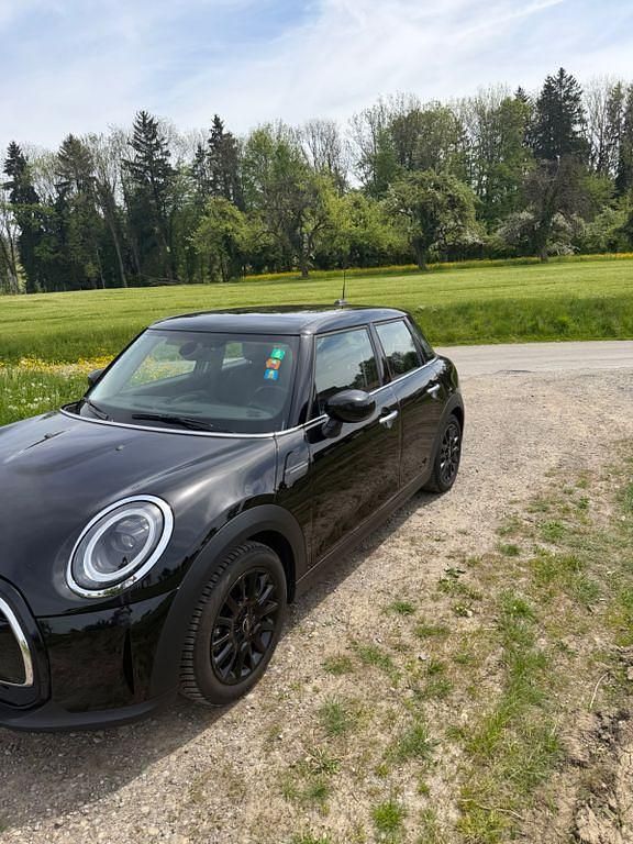 Second-hand Mini ONE Classic 102 CP (75 kW) 2021 Negru Hatchback