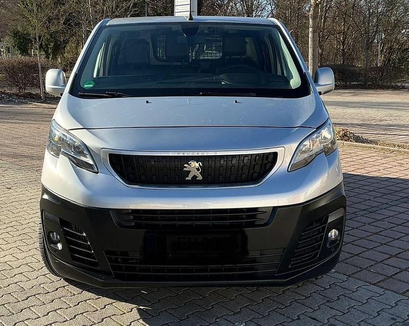 Gebraucht Peugeot Expert 136 PS (100 kW) 2018 Silber Van