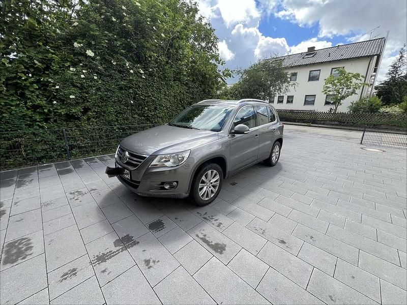 Grau Gebraucht 2010 VW Tiguan Sportline SUV | 6.000 € (Etwas zu teuer) - Bild 1/4