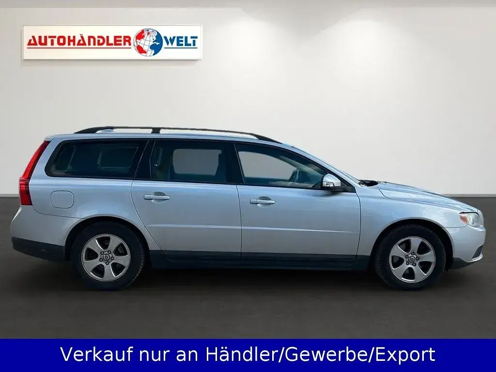 Gebraucht Volvo V70 136 PS (100 kW) 2009 Silber Kombi