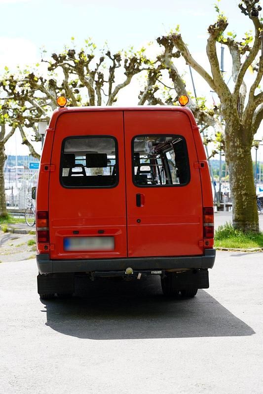 Second-hand Ford Transit 80 CP (58 kW) 1991 Roșu Monovolum