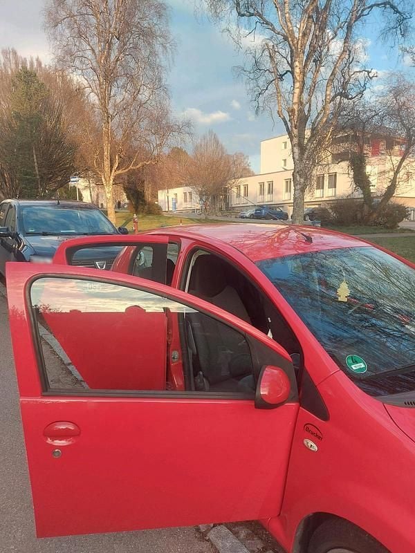 Gebraucht Toyota Aygo 68 PS (50 kW) 2008 Rot Kleinwagen