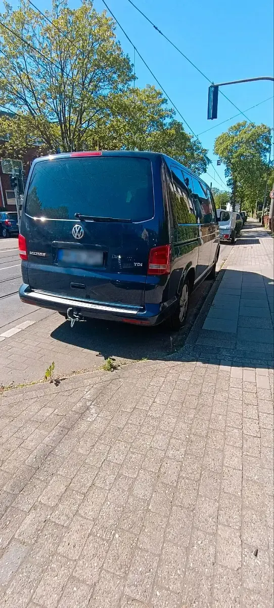 Gebraucht VW Multivan 180 PS (132 kW) 2012 Blau Van / Kleinbus