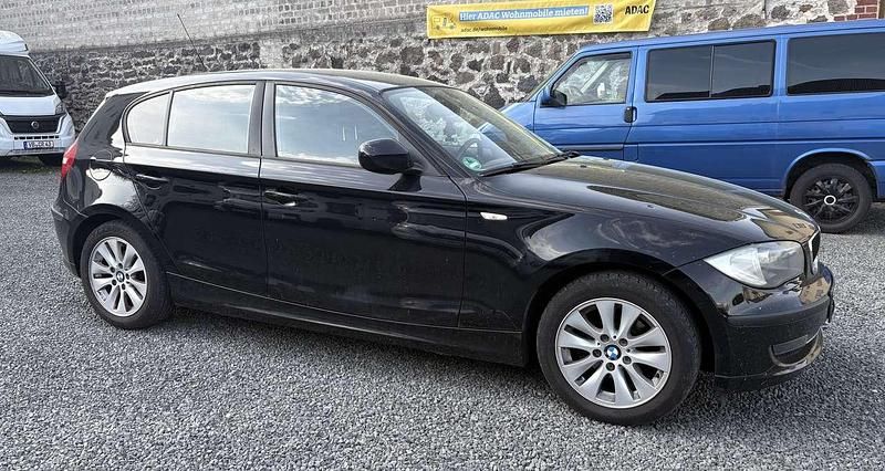Gebraucht BMW 116 122 PS (89 kW) 2011 Schwarz ii Kleinwagen