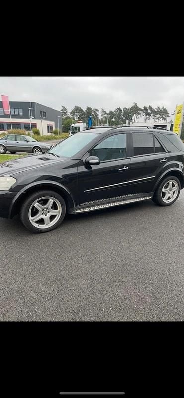 Schwarz Gebraucht 2007 Mercedes ML320 AMG SUV | 10.500 € (Fairer Preis) - Bild 1/1