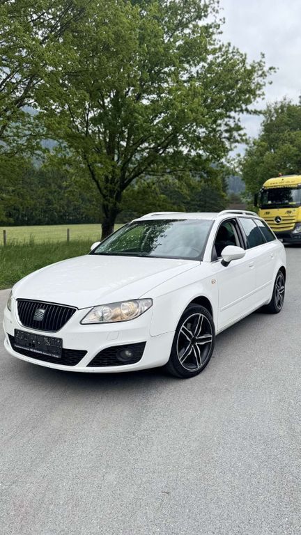 Weiß Gebraucht 2011 Seat Exeo Style Limousine | 2.200 € (Guter Preis) - Bild 1/4