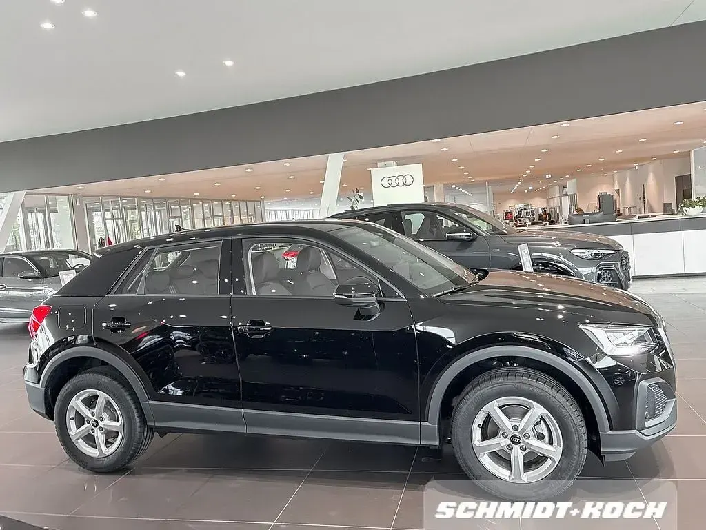 Gebraucht Audi Q2 Comfort 116 PS (85 kW) 2026 Brillantschwarz SUV