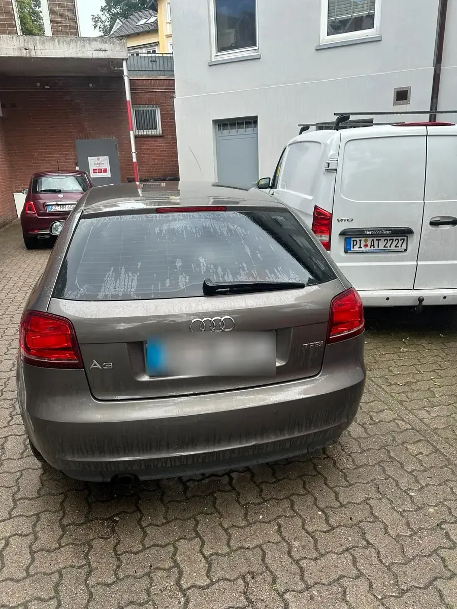 Gebraucht Audi A3 Ambiente 105 PS (77 kW) 2011 Braun Kleinwagen