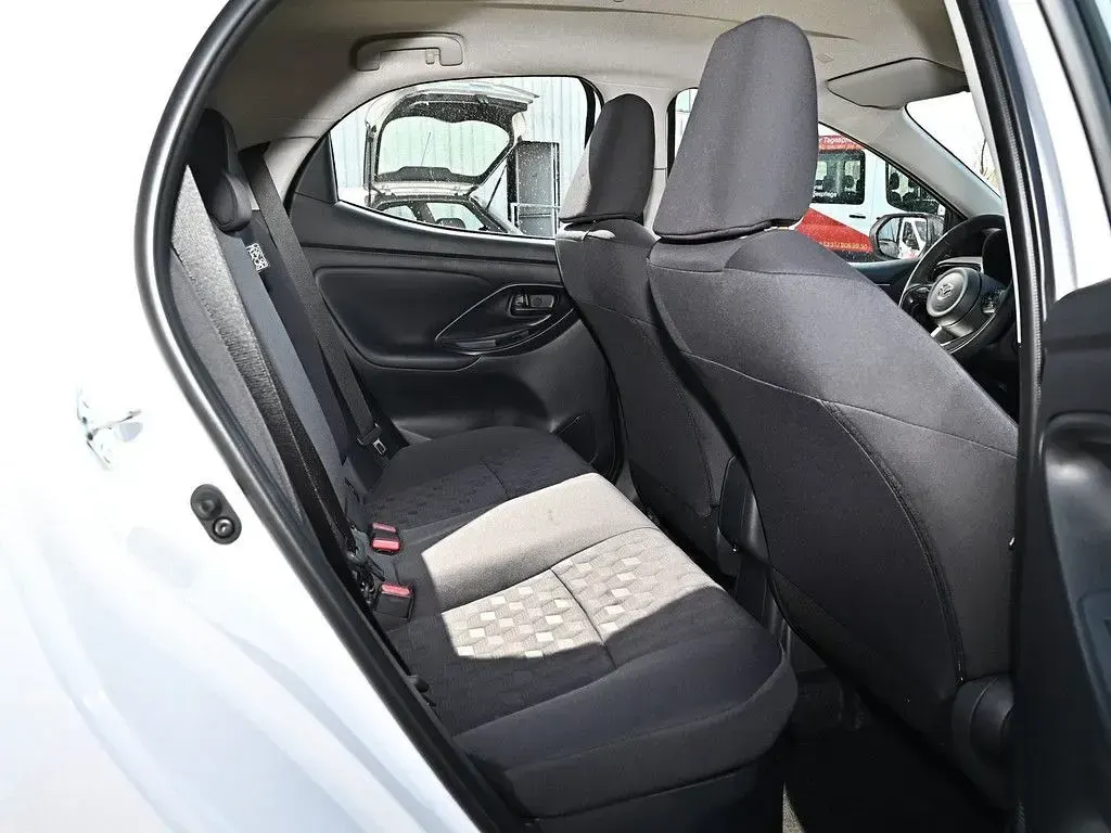 Ny Mazda 2 Center-Line 116 HK (85 kW) 2026 Hvid Hatchback