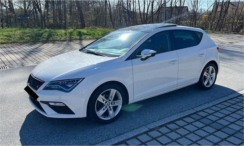 Weiß Gebraucht 2017 Seat Leon FR-Line Kleinwagen | 13.400 € (Fairer Preis) - Bild 1/4