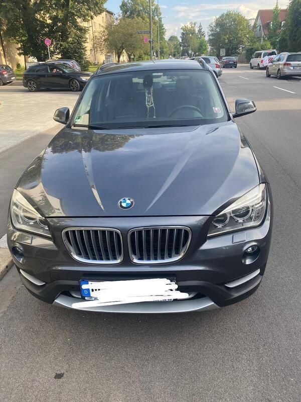 Grau Gebraucht 2013 BMW X1 SUV | 8.800 € (Guter Preis) - Bild 1/4