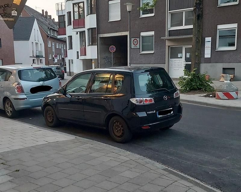 Schwarz Gebraucht 2005 Mazda 2 Kleinwagen | 1.000 € (Guter Preis) - Bild 1/4