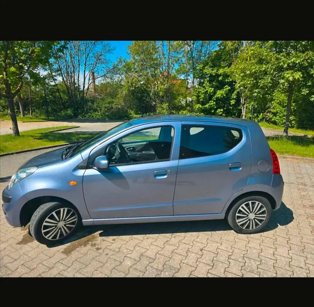 Gebraucht Nissan Pixo 68 PS (50 kW) 2008 Blau Kleinwagen