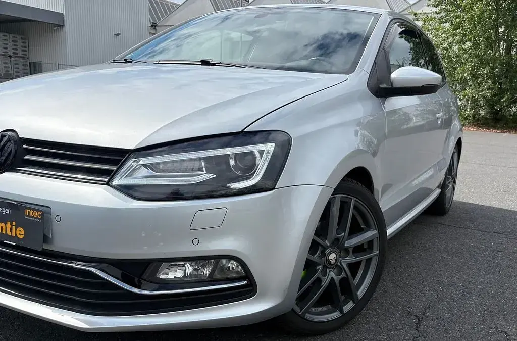 Gebraucht VW Polo Highline 90 PS (66 kW) 2017 Silber