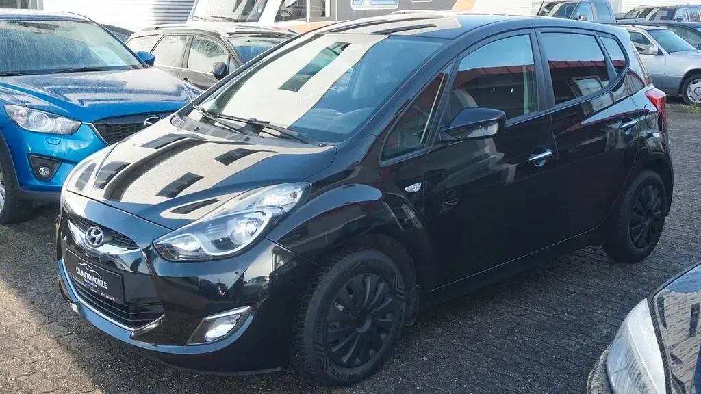 Gebraucht Hyundai ix20 Style 90 PS (66 kW) 2015 Schwarz Kleinwagen