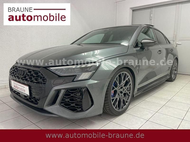Grau Gebraucht 2023 Audi RS3 Performance Limousine | 77.777 € (Teuer) - Bild 1/4
