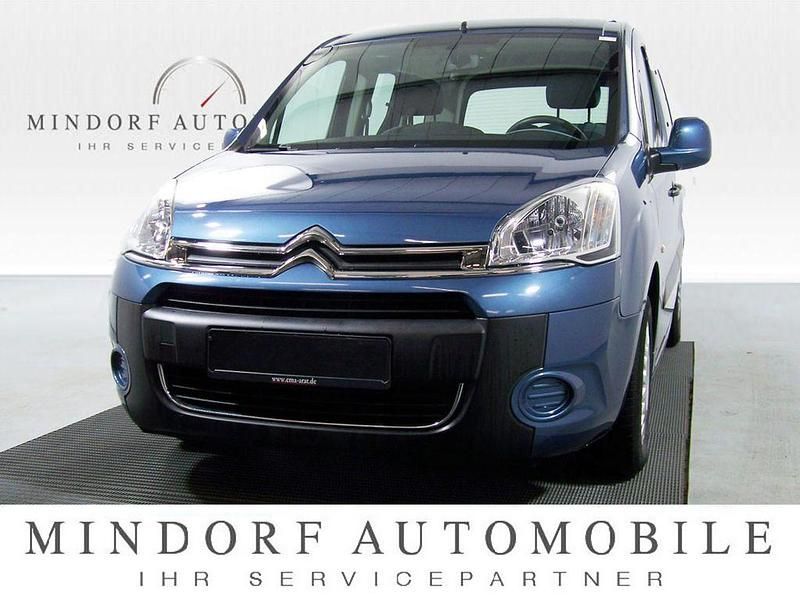 Blau Gebraucht 2014 Citroën Berlingo Tendance Van / Kleinbus | 8.766 € (Teuer) - Bild 1/4