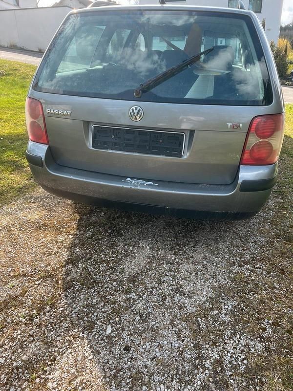 Gebraucht VW Passat 131 PS (96 kW) 2004 Grau Kombi