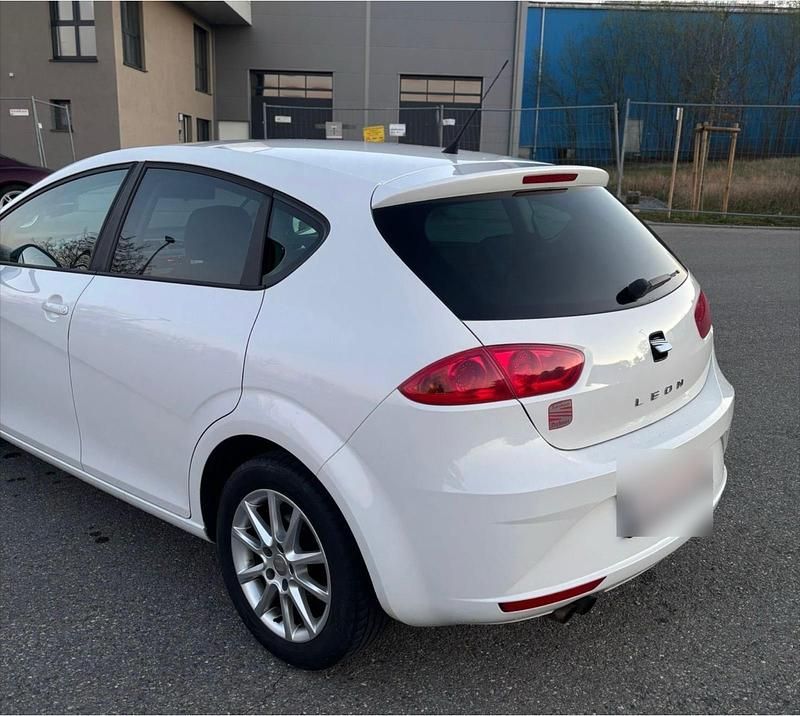 Usata Seat Leon 140 CV (102 kW) 2012 Bianco Utilitaria
