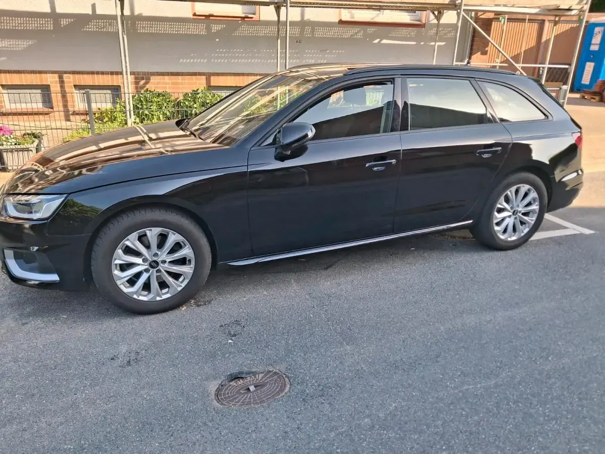 Gebraucht Audi A4 150 PS (110 kW) 2024 Schwarz Kombi