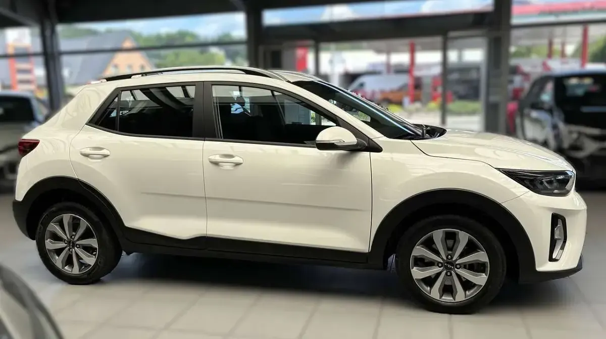 Gebraucht Kia Stonic Vision 101 PS (74 kW) 2023 (ud) schneeweiss SUV