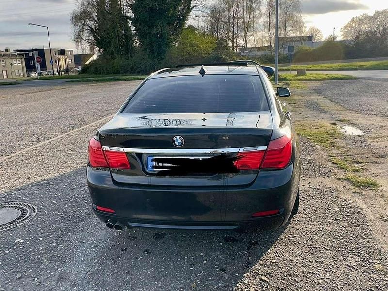 Gebraucht BMW 730 245 PS (180 kW) 2012 Schwarz Limousine