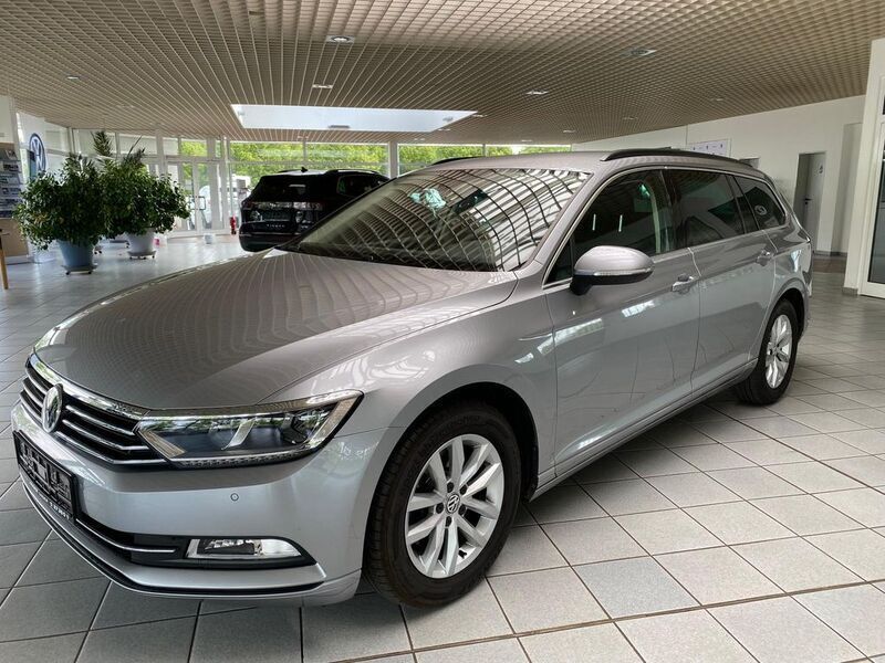 Pyritsilber metallic Gebraucht 2017 VW Passat Kombi | 18.470 € (Fairer Preis) - Bild 1/4