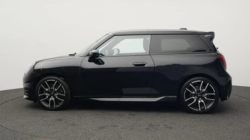 Gebraucht Mini Cooper 135 kW (184 PS) 2024 Schwarz Kleinwagen