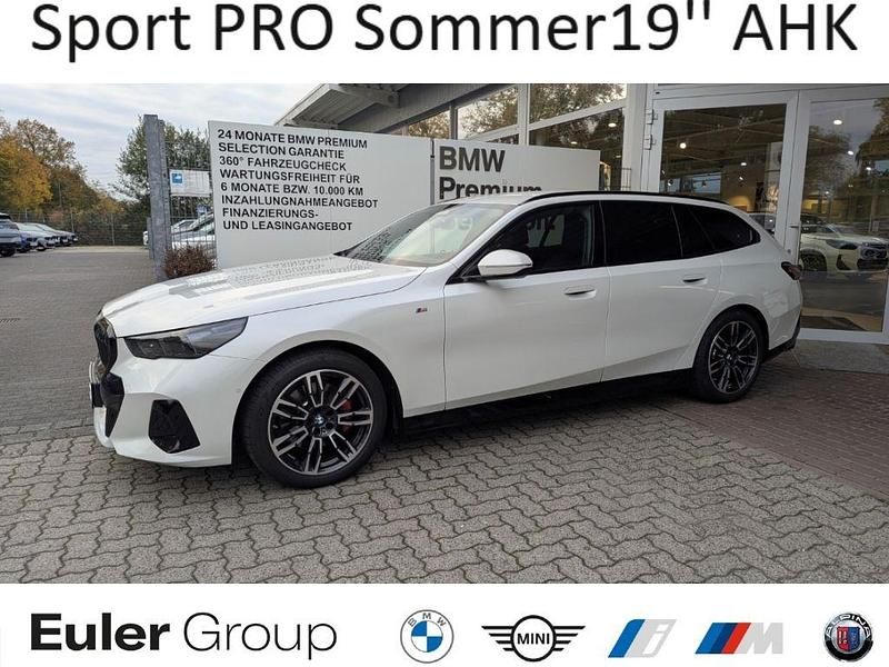 Weiss Gebraucht 2025 BMW 520 Performance Kombi | 49.733 € - Bild 1/4