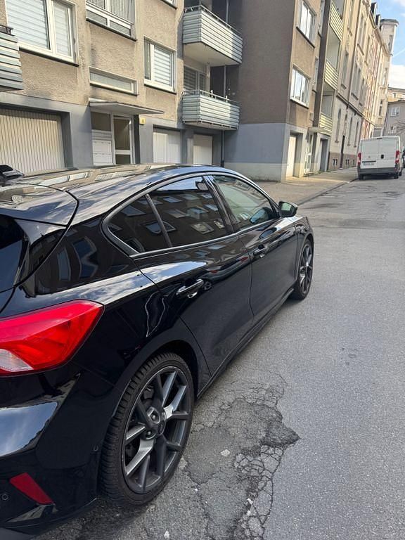 Gebraucht Ford Focus ST 280 PS (205 kW) 2020 Schwarz Limousine