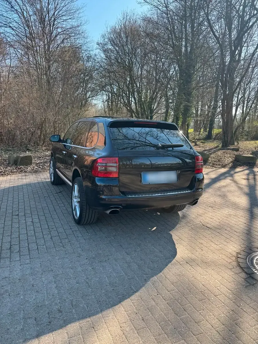 Second-hand Porsche Cayenne 250 CP (183 kW) 2007 Negru SUV