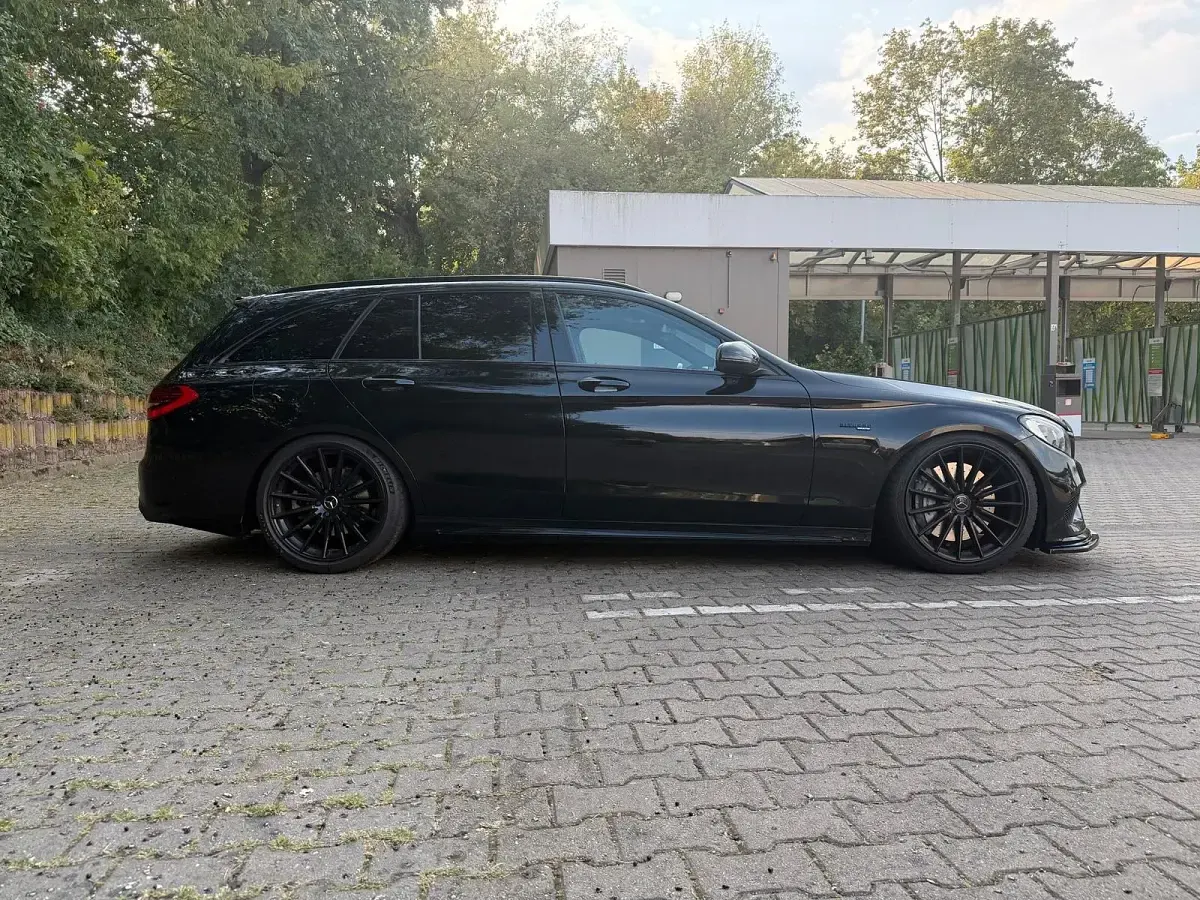 Gebraucht Mercedes C43 AMG AMG 367 PS (269 kW) 2017 Schwarz Kombi