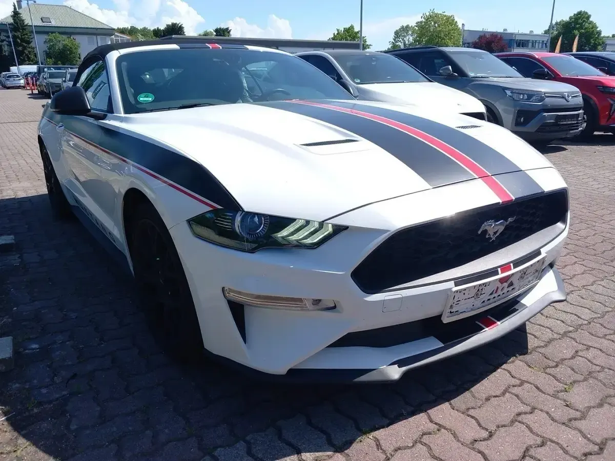 Gebraucht Ford Mustang Convertible 290 PS (213 kW) 2019 Weiß Cabrio