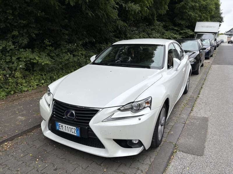 Gebraucht 2015 Lexus IS300h Executive Line Limousine | 14.500 € (Guter Preis) - Bild 1/4
