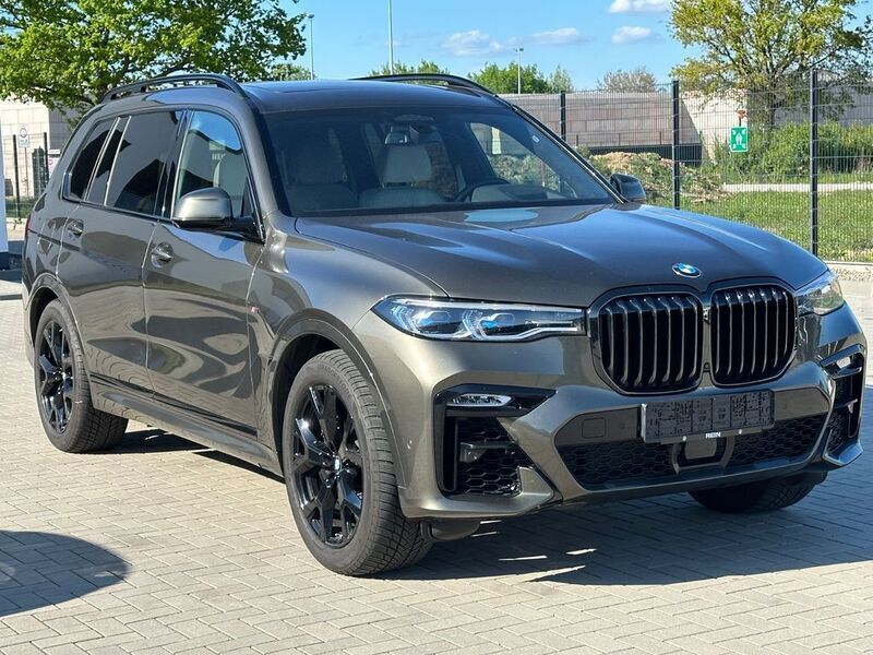 Grün Gebraucht 2022 BMW X7 Sport Line SUV | 82.500 € (Guter Preis) - Bild 1/4