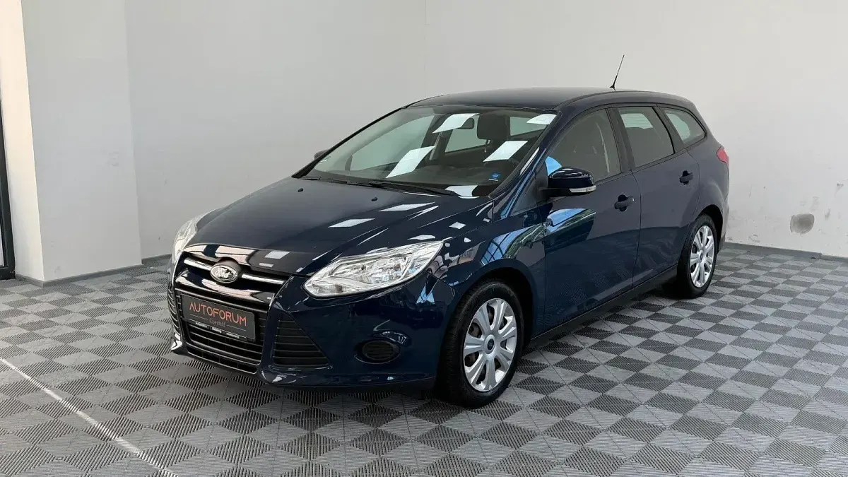 Gebraucht Ford Focus Ambiente 101 PS (74 kW) 2014 Blau Kombi