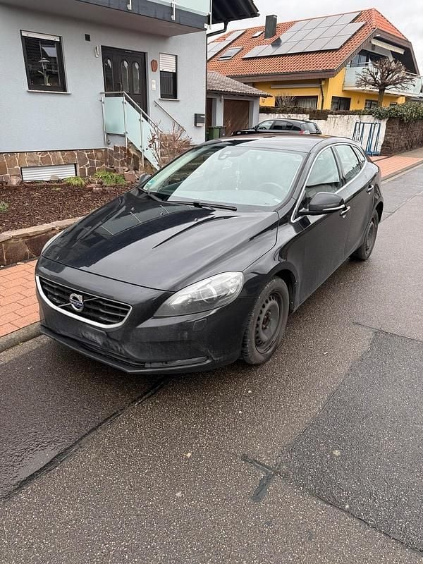 Gebraucht Volvo V40 150 PS (110 kW) 2014 Schwarz Kleinwagen